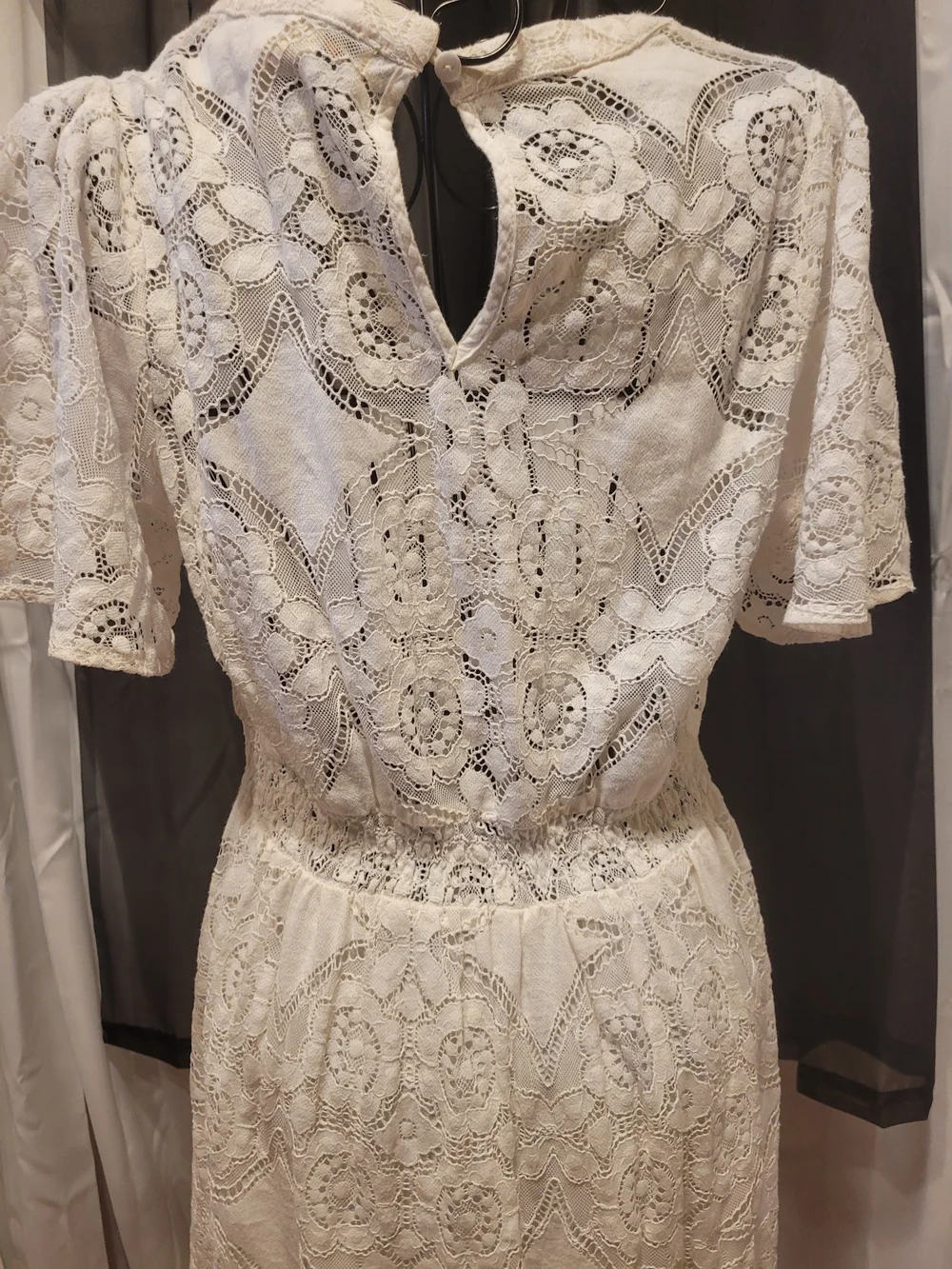 Flying Tomato Ivory Lace V-Neck Midi Dress - Picture 4 of 7